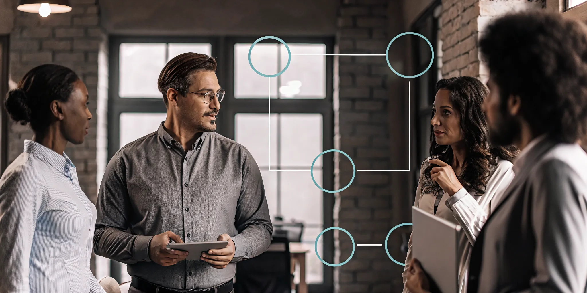 Contact center knowledge governance framework connecting owners, reviewers, and frontline teams