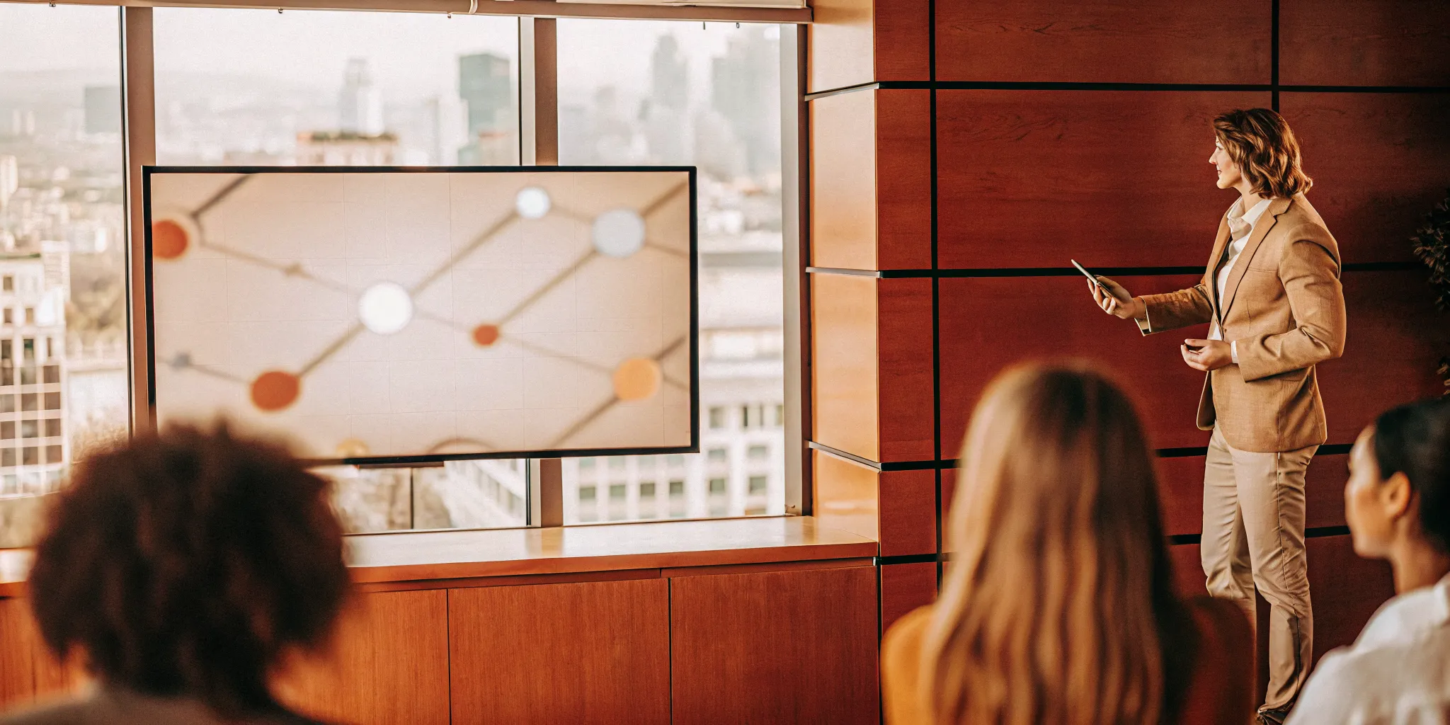 A manager using the 7 steps of coaching to review performance data with a BPO agent.