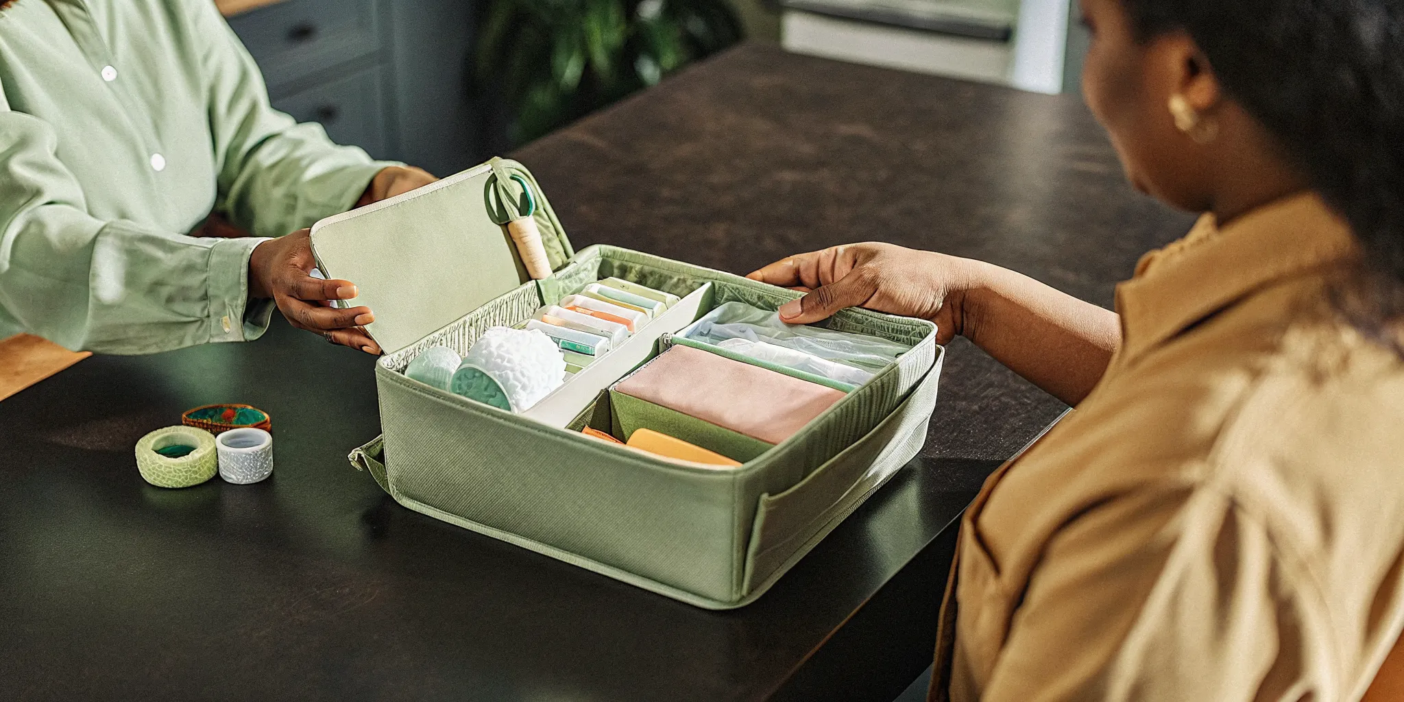 A parent and pediatric nurse organizing care information for a GAPP application