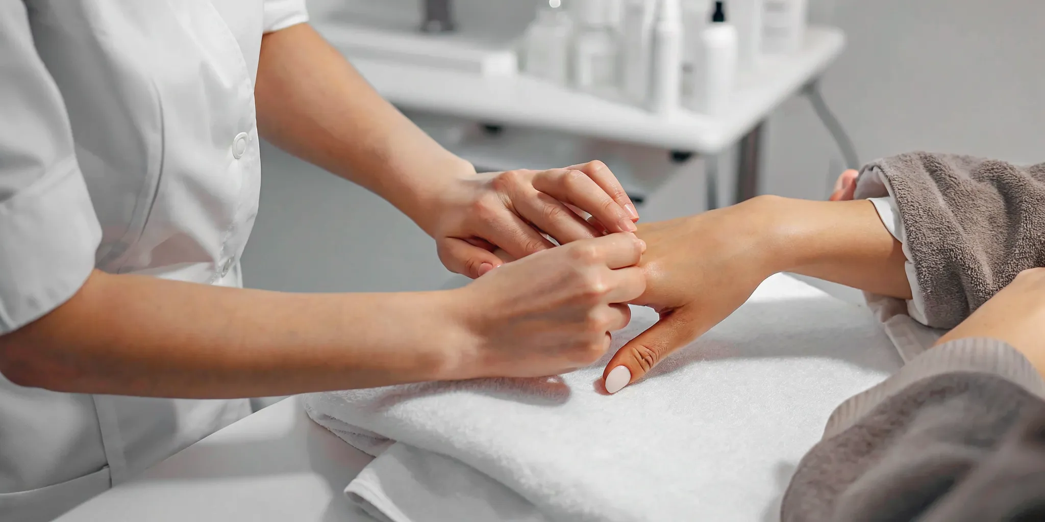 Gentle fragrance-free moisturizer and aloe vera gel for soothing laser hair removal aftercare