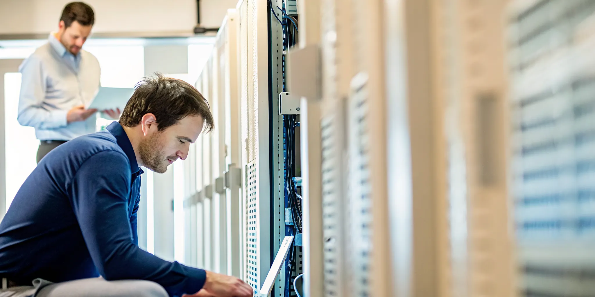 IT specialist validating a backup recovery test