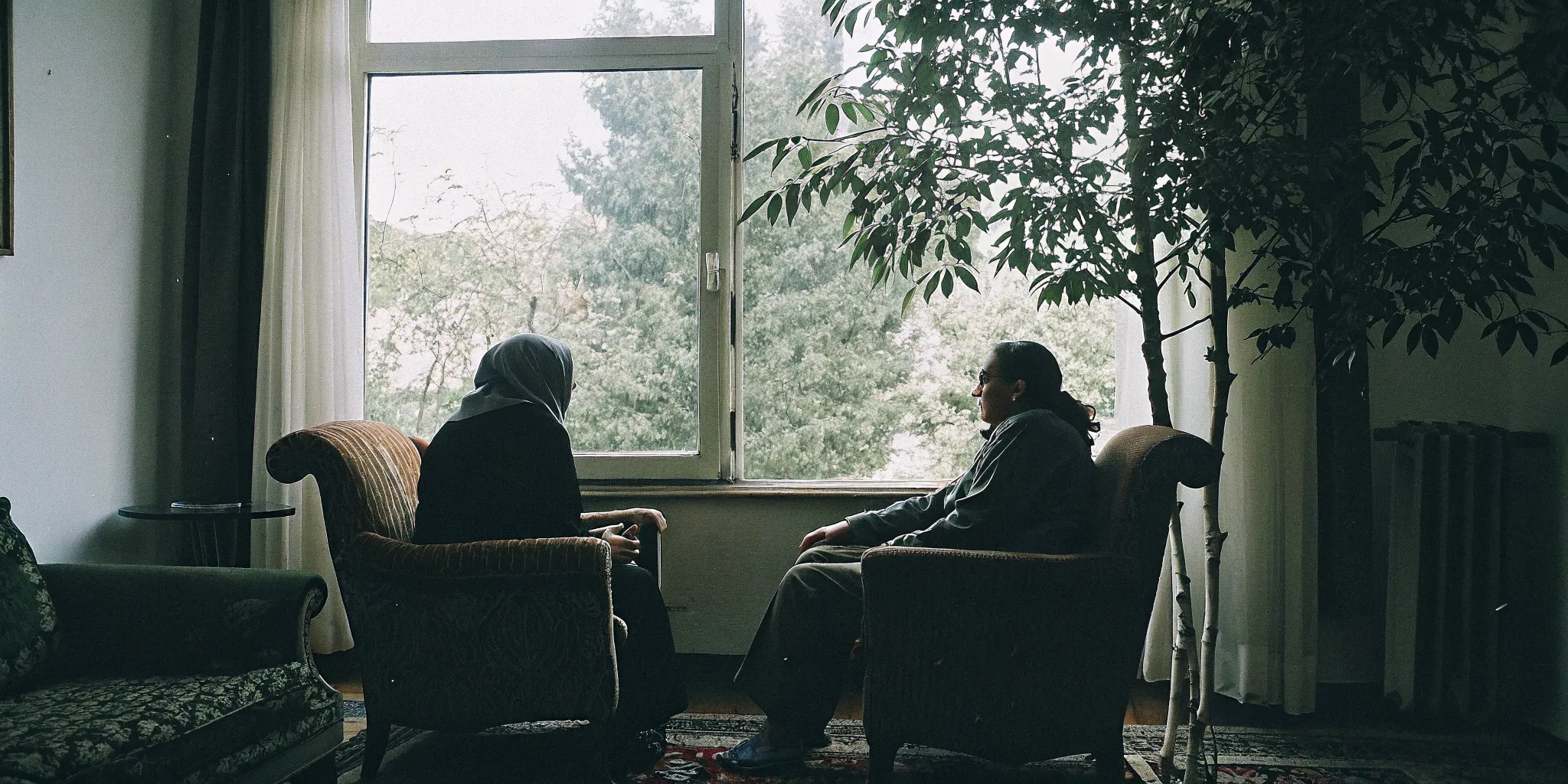 Arabic-speaking therapist in Virginia discussing culturally responsive support