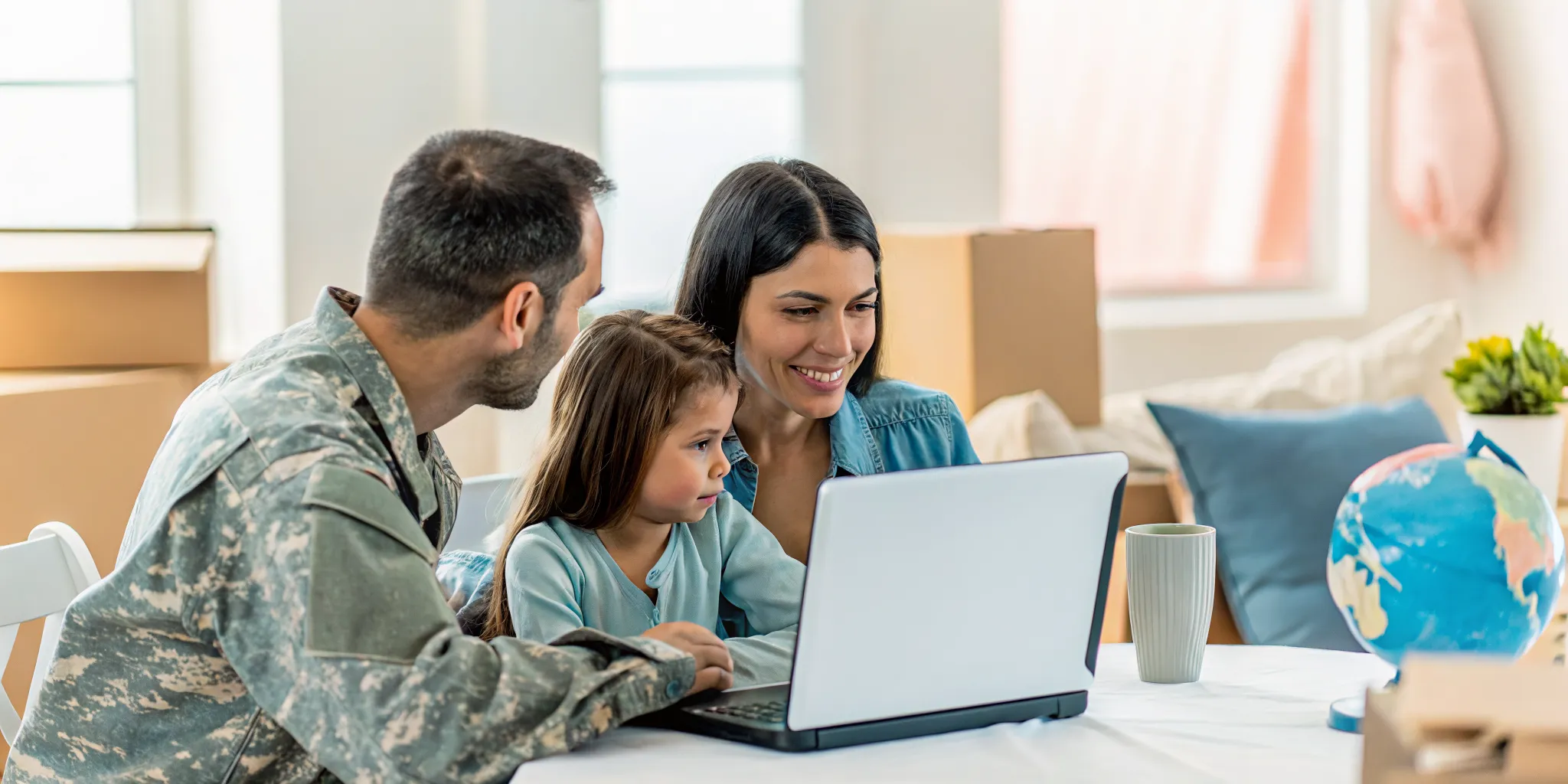 Globally mobile military family planning a student's online learning schedule together