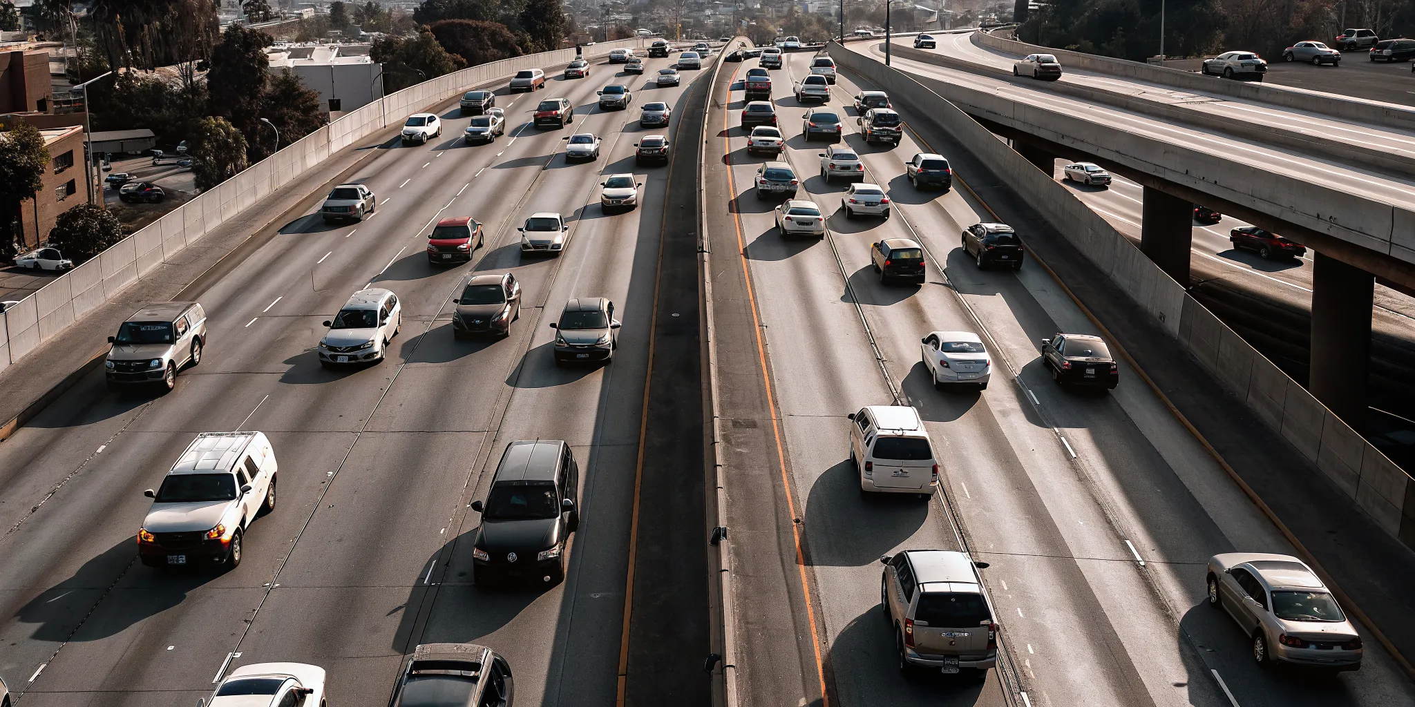 Traffic on the 405 freeway through Torrance, California