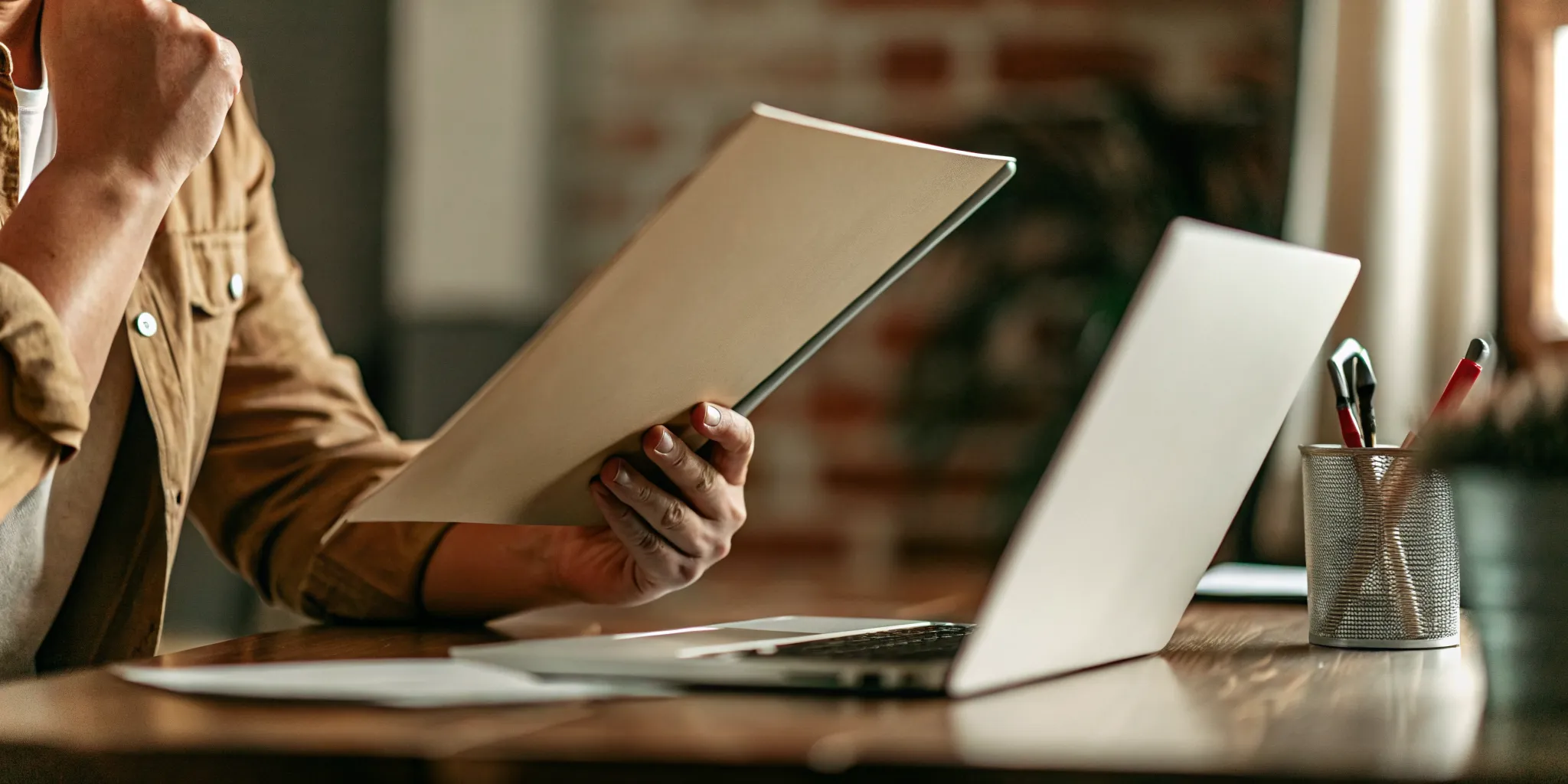 Applicant reviewing a Canadian citizenship certificate processing time status update