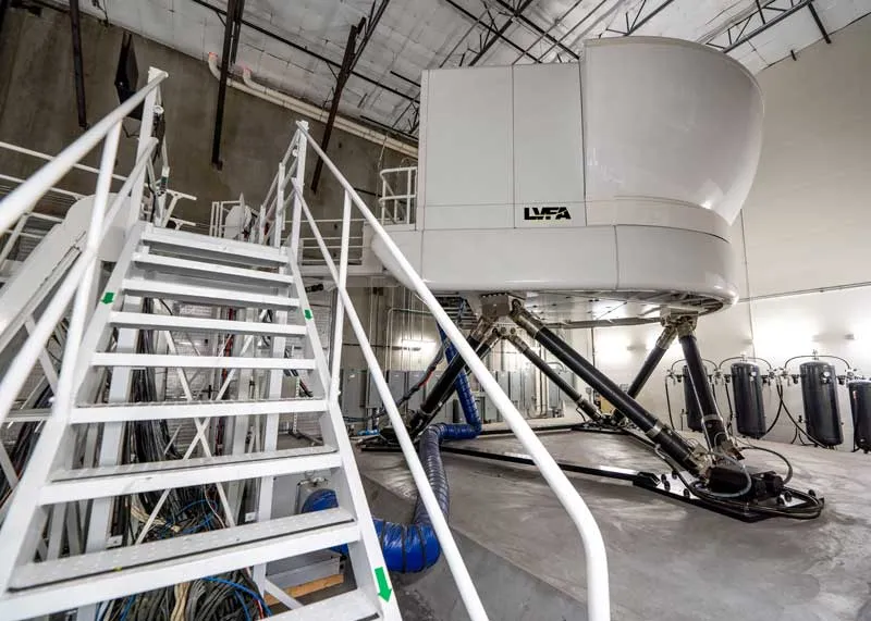 Boeing 737 Level D simulator used for approved circling limitation removal preparation